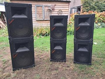 Te koop luidsprekers versterkers mengpaneel. beschikbaar voor biedingen