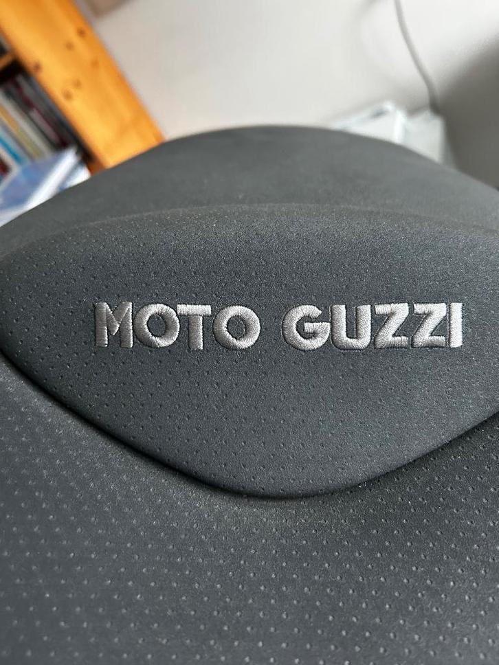 Origineel Moto Guzzi V85tt zadel, Motoren, Onderdelen | Overige, Gebruikt, Ophalen of Verzenden