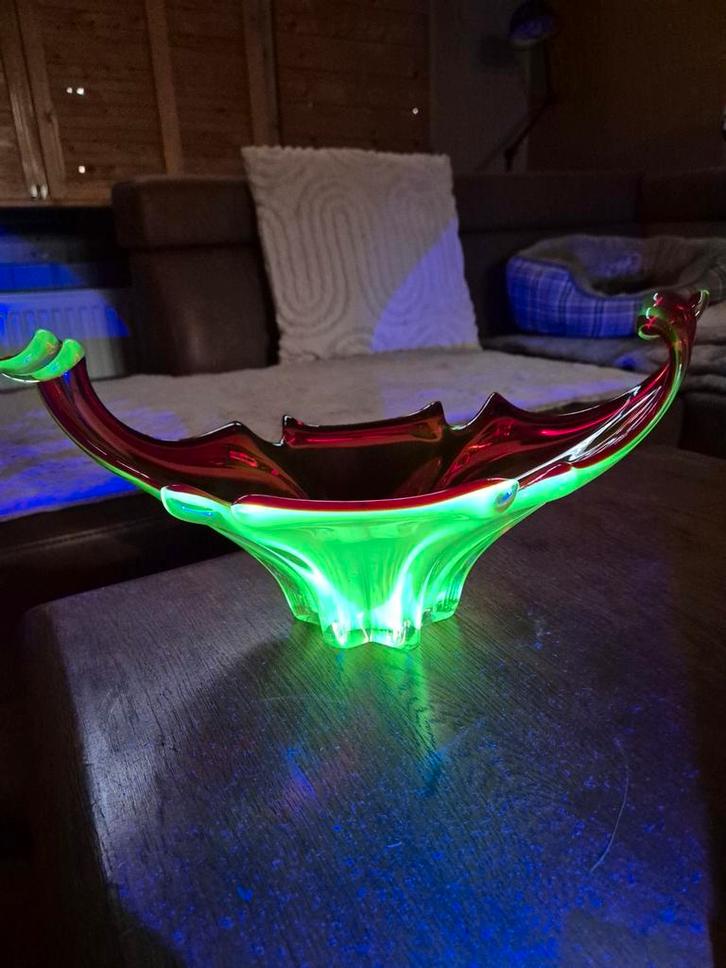 Murano Uraniumglas Schaal, Antiek en Kunst, Antiek | Glas en Kristal, Ophalen of Verzenden