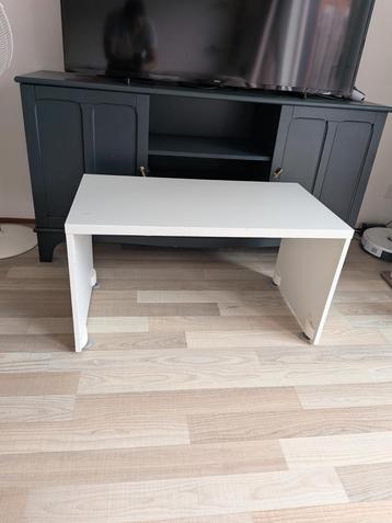 IKEA Smastadt kinderbankje.  beschikbaar voor biedingen