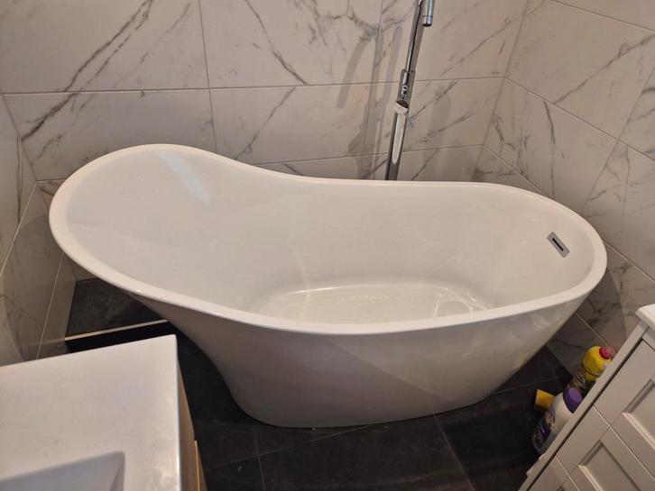 Vrijstaand Bad - Stijlvol en Comfortabel met kraan, Doe-het-zelf en Verbouw, Sanitair, Zo goed als nieuw, Bad, Ophalen