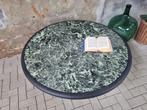 Vintage Zwarte Houten Salontafel Rond | Groen Marmer Blad, Gebruikt, 50 tot 75 cm, Rond, Ophalen of Verzenden