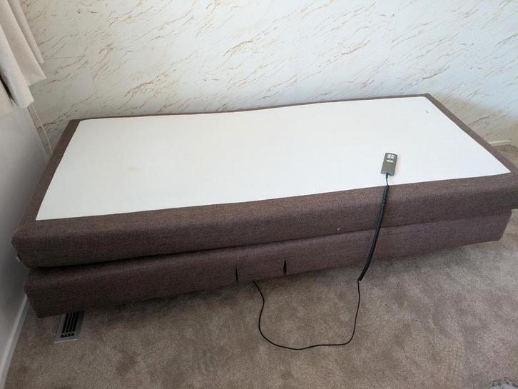 Auping electrische boxspring 200 x 90 met extra topper, Huis en Inrichting, Slaapkamer | Boxsprings, Gebruikt, 90 cm, 200 cm, Eenpersoons