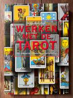 Werken met de Tarot - Hajjo Banzhaf, Ophalen of Verzenden, Zo goed als nieuw, Tarot of Kaarten leggen, Achtergrond en Informatie