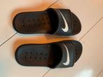 NIKE zwarte slippers mt 36, Kinderen en Baby's, Jongen of Meisje, Overige typen, Ophalen of Verzenden, Zo goed als nieuw