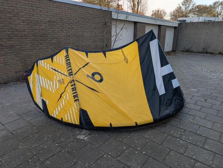 Harlem Strike Kite 2023 - Gebruikt, Watersport en Boten, Kitesurfen, Gebruikt, Kite, 9 m², Geen board, Ophalen of Verzenden