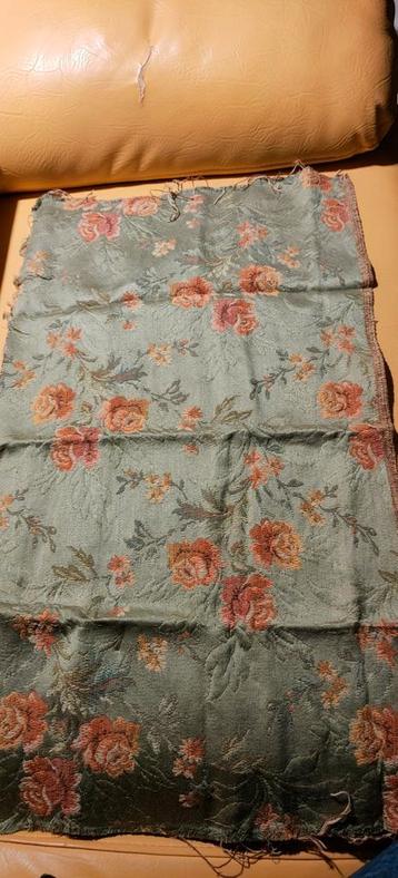 Vintage Stof - 72x42 cm - Bloemenmotief beschikbaar voor biedingen