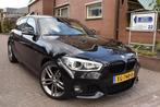 BMW 1-serie 118i High Executive M-SPORT AUTOM/AIRCO-ECC/CRUI, 65 €/maand, Gebruikt, Lichtsensor, Zwart