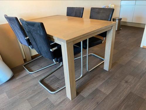 Eettafel massief eiken met 4 stoelen, Huis en Inrichting, Tafels | Eettafels, Gebruikt, 50 tot 100 cm, 100 tot 150 cm, Vijf personen of meer