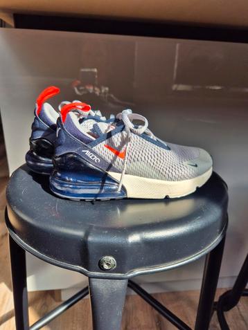 Nike Air Max 270 - Grijze Sneakers beschikbaar voor biedingen