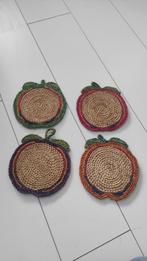 Vintage rieten onderzetters appel 4x, Ophalen of Verzenden, Gebruikt, Pot of Pan