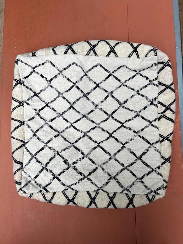 Nieuw Marrokaans handgemaakte kattenkussen, vloerkussen poef, Dieren en Toebehoren, Kattenmanden, Nieuw, Wol, Ophalen of Verzenden