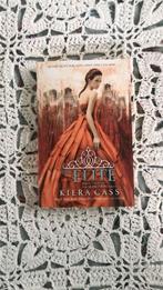The Elite – Kiera Cass, Ophalen of Verzenden, Zo goed als nieuw, Kiera cass
