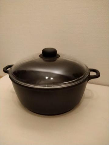 Aluminium kookpan met glazen deksel diameter 28 cm beschikbaar voor biedingen