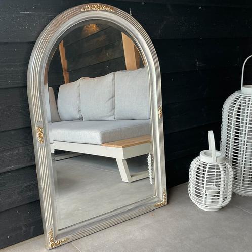 Vintage houten spiegel met sierlijst – 107 x 71,5 cm, Antiek en Kunst, Antiek | Spiegels, 50 tot 100 cm, 100 tot 150 cm, Rechthoekig