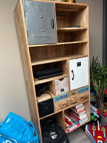 Laatste kans! Stoere Troubadour Kast beschikbaar voor biedingen