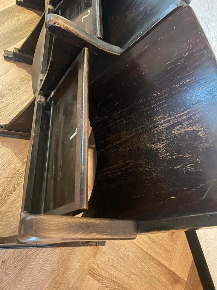Oude houten bioscoop bank, Huis en Inrichting, Woonaccessoires | Krantenbakken en Lectuurbakken, Zo goed als nieuw, Ophalen