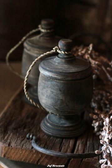 Houten potje met deksel 'vintage black', sober en brown beschikbaar voor biedingen