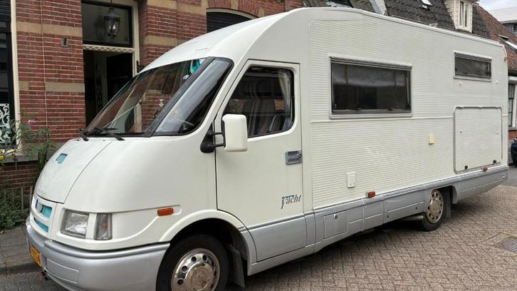 Ruime en luxe gezinscamper – Iveco Mobilvetta Euroyacht 175, Caravans en Kamperen, Campers, Particulier, tot en met 6, Integraal