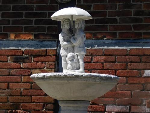 Tuinfontein met Kinderen en Hond onder Paraplu - 130 cm - St, Tuin en Terras, Waterpartijen en Fonteinen, Fontein, Hardsteen, Ophalen of Verzenden