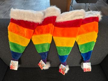 4x Kerstmutsen in regenboogkleuren NIEUW beschikbaar voor biedingen