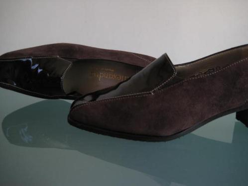 ALEXANDRIA Nieuwe bruine pumps 41, Kleding | Dames, Schoenen, Nieuw, Pumps, Bruin, Verzenden