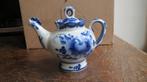 Russisch theepotje, 10 cm hoog miniatuur wit/blauw porselein, Verzenden, Zo goed als nieuw, Porselein, Overige typen