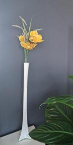 Mooie Witglazen Smalle Hoge Vaas, Huis en Inrichting, Woonaccessoires | Vazen, 50 tot 75 cm, Wit, Ophalen of Verzenden, Glas