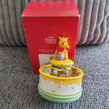 Disney Hallmark keepsake Winnie the pooh Ornament 2021 beschikbaar voor biedingen