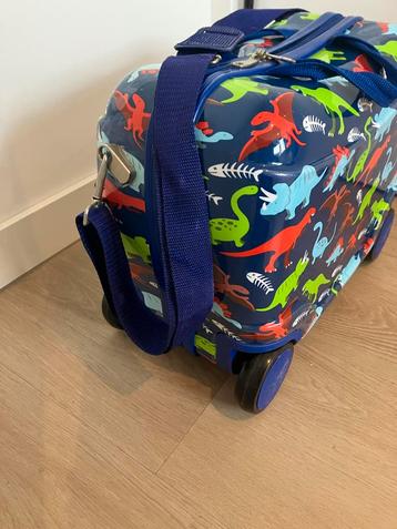 Leuke Kinderkoffer met Dino's beschikbaar voor biedingen
