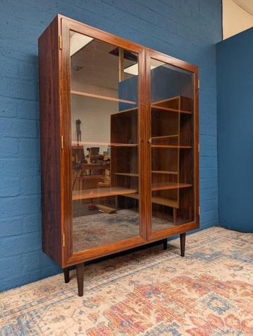 Vintage palissander vitrinekast, jaren 60 beschikbaar voor biedingen
