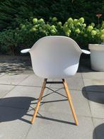 Set van zes (6) eetkamerstoelen - kuipstoelen - wit, Huis en Inrichting, Stoelen, Industrieel en Scandinavisch., Wit, Zo goed als nieuw