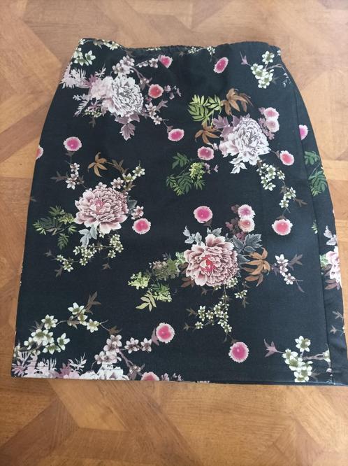 Taifun rok bloemen maat M, Kleding | Dames, Rokken, Zo goed als nieuw, Maat 38/40 (M), Overige kleuren, Knielengte, Ophalen