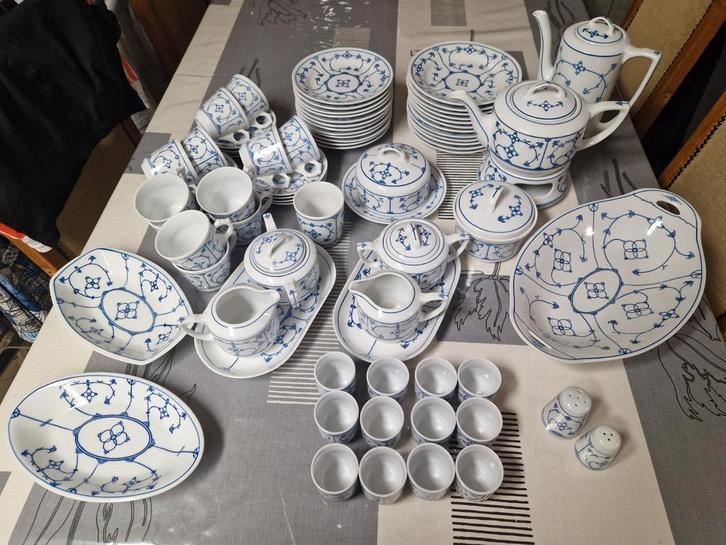 Blau saks jaeger servies ontbijt gebak 12 personen, Antiek en Kunst, Antiek | Servies compleet, Ophalen