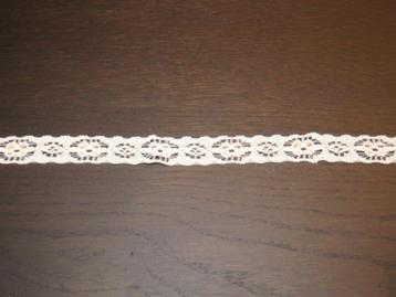 Bijna 2 meter vintage wit elastisch kant 1,5 cm br NIEUW beschikbaar voor biedingen