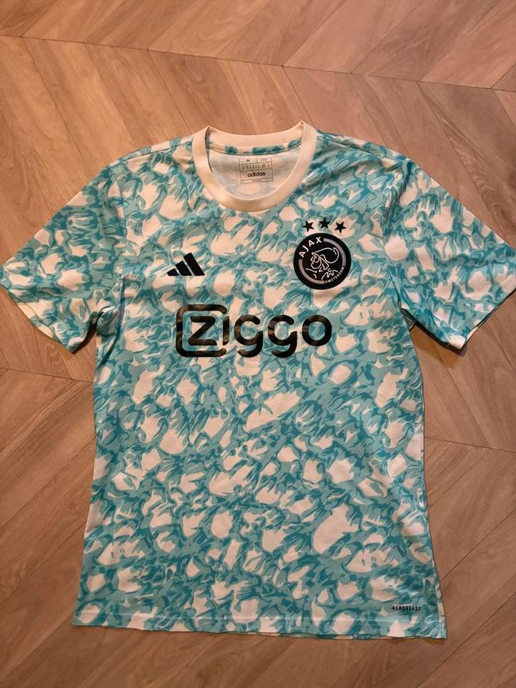 Ajax pre match shirt 23/24 maat M, Sport en Fitness, Voetbal, Zo goed als nieuw, Shirt, Ophalen of Verzenden