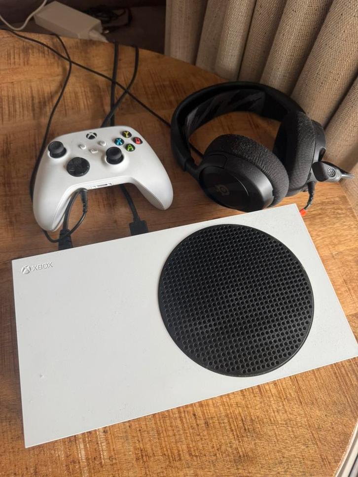 Xbox Series S 512GB + Arctis Nova 1, juni 2025, bon aanwezig, Spelcomputers en Games, Spelcomputers | Xbox Series X en S, Nieuw