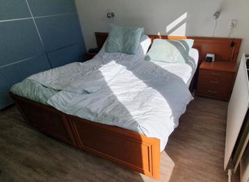 Electrisch bed 2-persoons ook als 2x 1 persoons te gebruiken beschikbaar voor biedingen