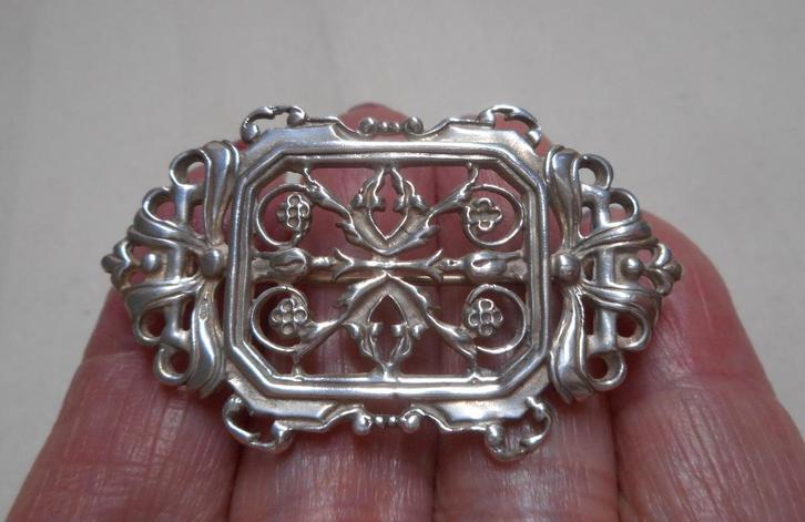 Zilveren vintage broche nr.021, Sieraden, Tassen en Uiterlijk, Broches, Zo goed als nieuw, Zilver, Zilver, 4 tot 7 cm, Verzenden