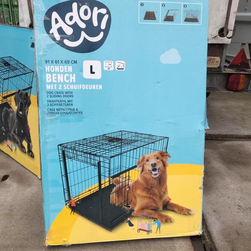 Adori Bench L met schuifdeuren., Dieren en Toebehoren, Hondenbenches, Zo goed als nieuw, Ophalen of Verzenden