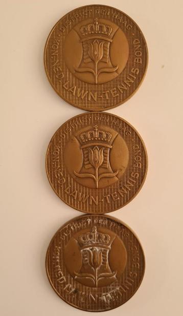 Drie vintage tennis medailles beschikbaar voor biedingen