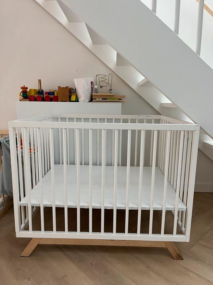 Wit Houten Ledikant / Box, Kinderen en Baby's, Babywiegjes en Ledikanten, Gebruikt, Ledikant, Ophalen
