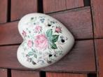 Hartvormige Potpourri Pomander  Pottery Made in Britain, Ophalen