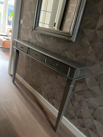 Sidetable Tafel met Lades beschikbaar voor biedingen