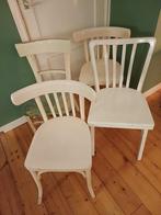 4 verschillende witte, vintage, spijlenstoelen, Ophalen, Gebruikt, Wit, Vintage