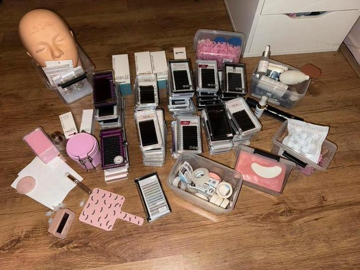 Wimper extensions en salon benodigdheden zie omschrijving, Hobby en Vrije tijd, Cursusmateriaal, Zo goed als nieuw, Persoonlijke verzorging