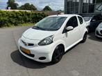Toyota Aygo 1.0 12V 3DRS MMT 2009 Wit Nieuwe apk!!, Voorwielaandrijving, Electronic Stability Program (ESP), 4 stoelen, Origineel Nederlands