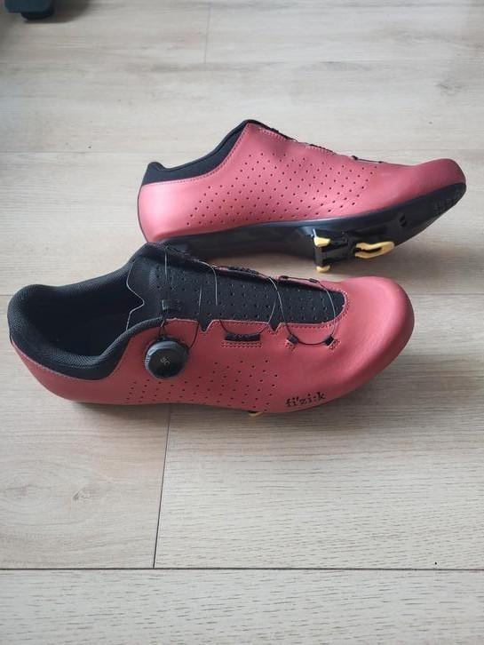Fizik Vento Omna R5
Wielrenschoenen 46,5 cherry/zwart, Fietsen en Brommers, Fietsaccessoires | Fietskleding, Zo goed als nieuw