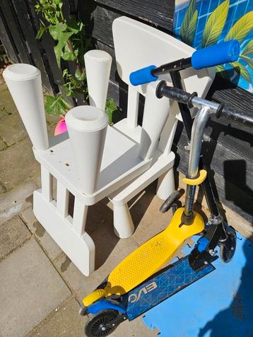 Gereserveerd Gratis! 2 ikea stoeltjes en 2 steppen beschikbaar voor biedingen