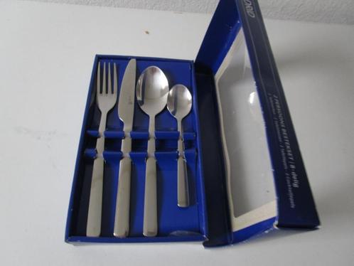 Sola bestekset, type Madrid, voor 2 personen. NIEUW, Huis en Inrichting, Keuken | Bestek, Nieuw, Bestekset, Rvs of Chroom, Ophalen of Verzenden